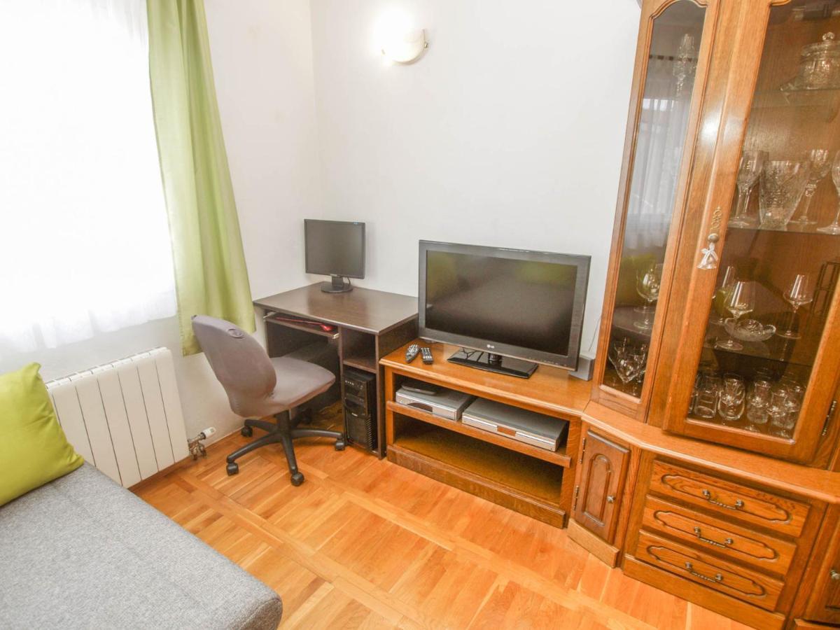 Olive 4+2 * Makarska